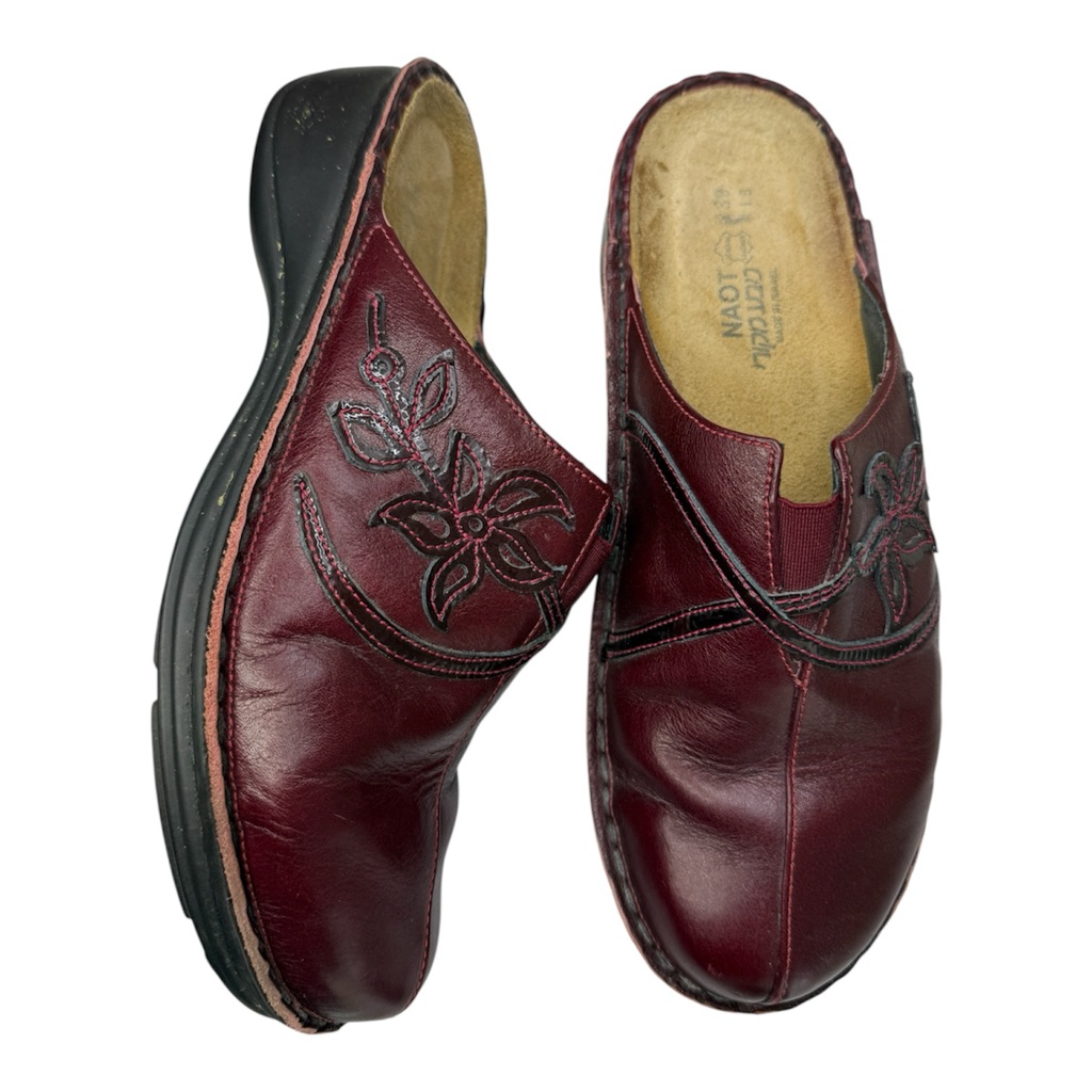 Naot Embroidered Red Leather Mules Clogs Western Artisan Art To Wear